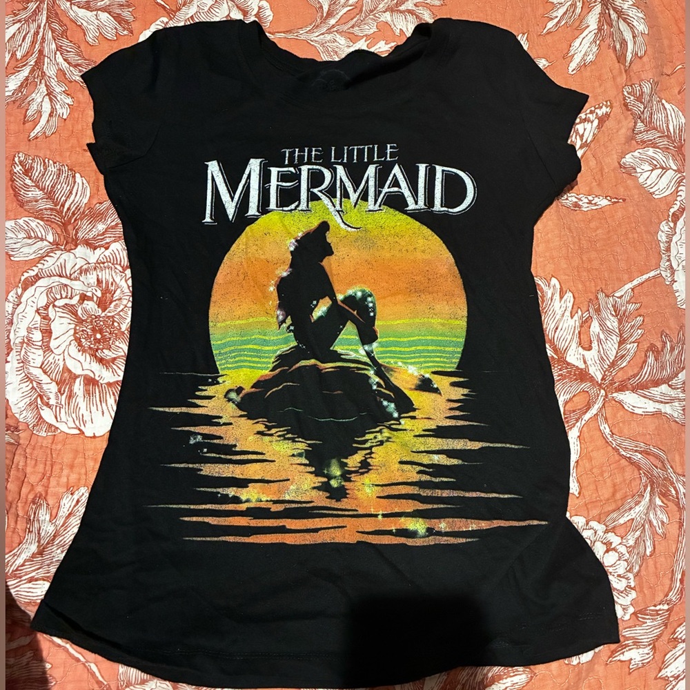 Disney ~ Graphic T-Shirt